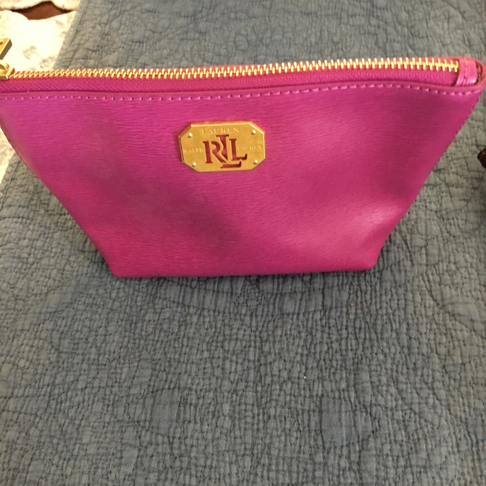 Cosmetic pouch
